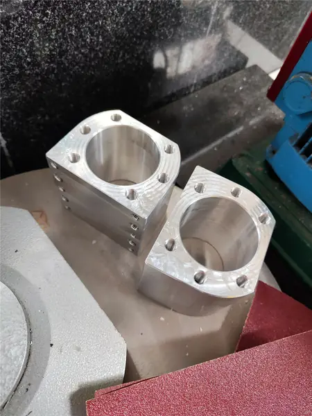 Machined aluminium brackets